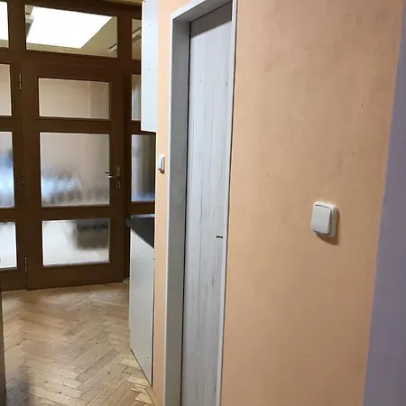 Liberty House בית הארחה 3*